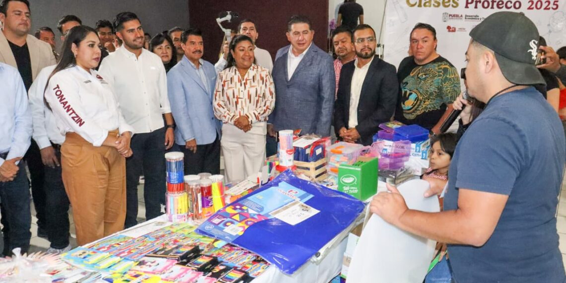 Inaugura Tonantzin Fernández la Feria del Regreso a Clases Profeco 2025