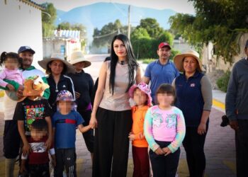 Entregan obra de adoquinamiento en Palmarito Tochapan