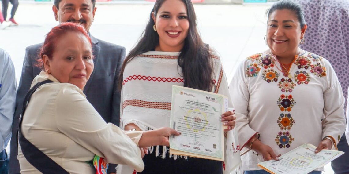 Invita Tonantzin Fernández a la Exposición Gastronómica del Chile en Nogada