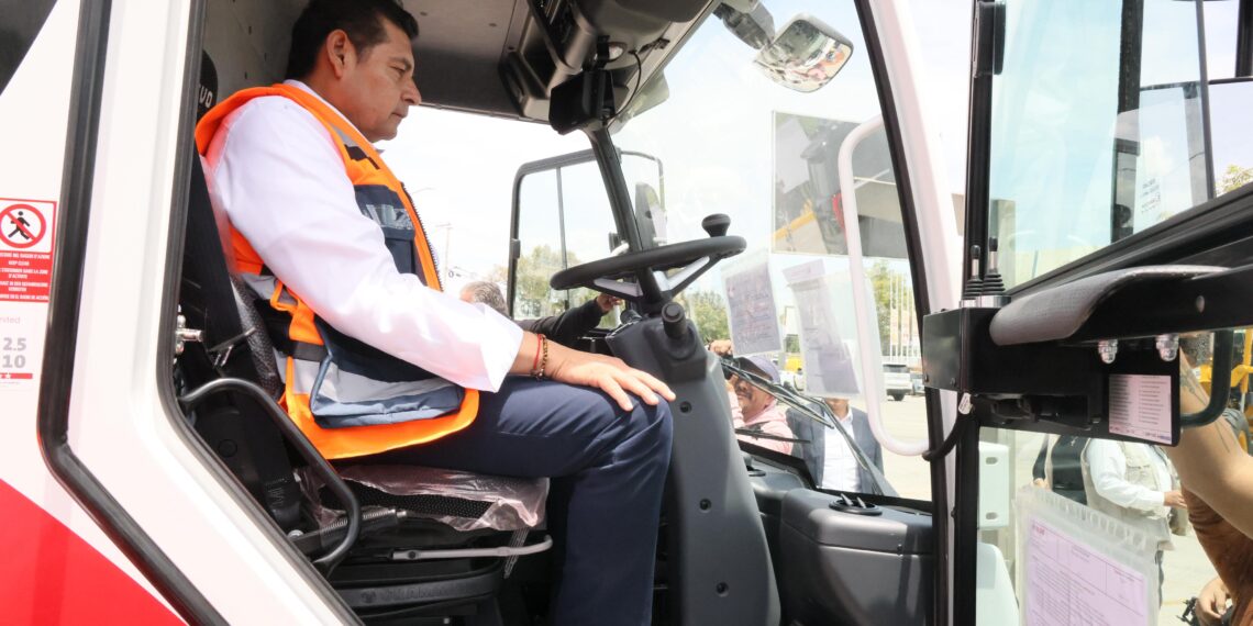 Tras años de abandono, Gobierno del Estado dignifica vialidades con Barredoras Mecánicas