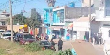 Sujetos en moto asesinaron a comerciante en el tianguis de Xochimehuacán