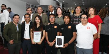 Estudiantes de UTH obtienen segundo lugar en Premio Municipal de la Juventud