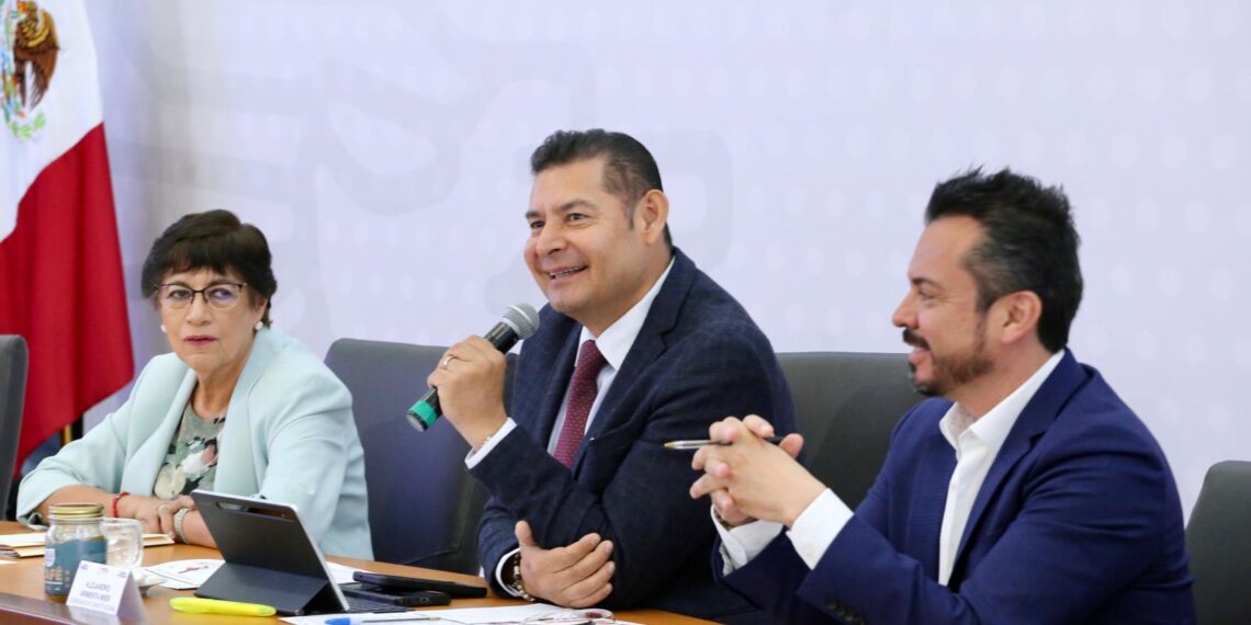 En Puebla se impulsa un transporte con legalidad y sin corrupción: Armenta llama a alcaldes a respetar la ley