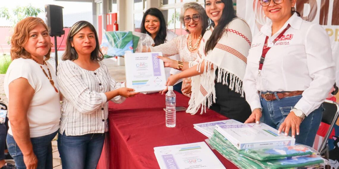Entrega Tonantzin Fernández Carpetas de Protección Civil a CAIC’s del municipio