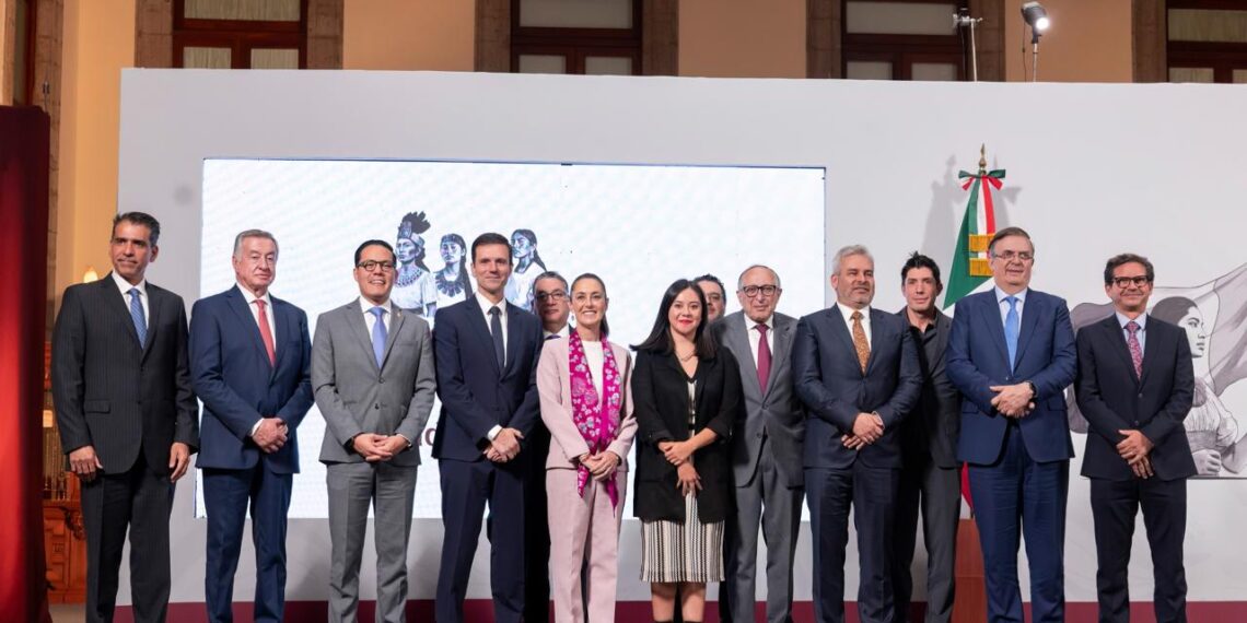 Claudia Sheinbaum destina 40 mdp recuperados de la corrupción a la salud del pueblo Amuzgo