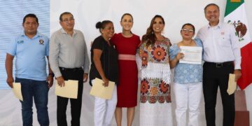 Con acuerdos históricos e inauguraciones de obras prioritarias, Presidenta Claudia Sheinbaum concluye gira por Guatemala, Quintana Roo, Campeche y Estado de México