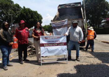 Supervisa Tonantzin Fernández obras de bacheo en San Pedro Cholula