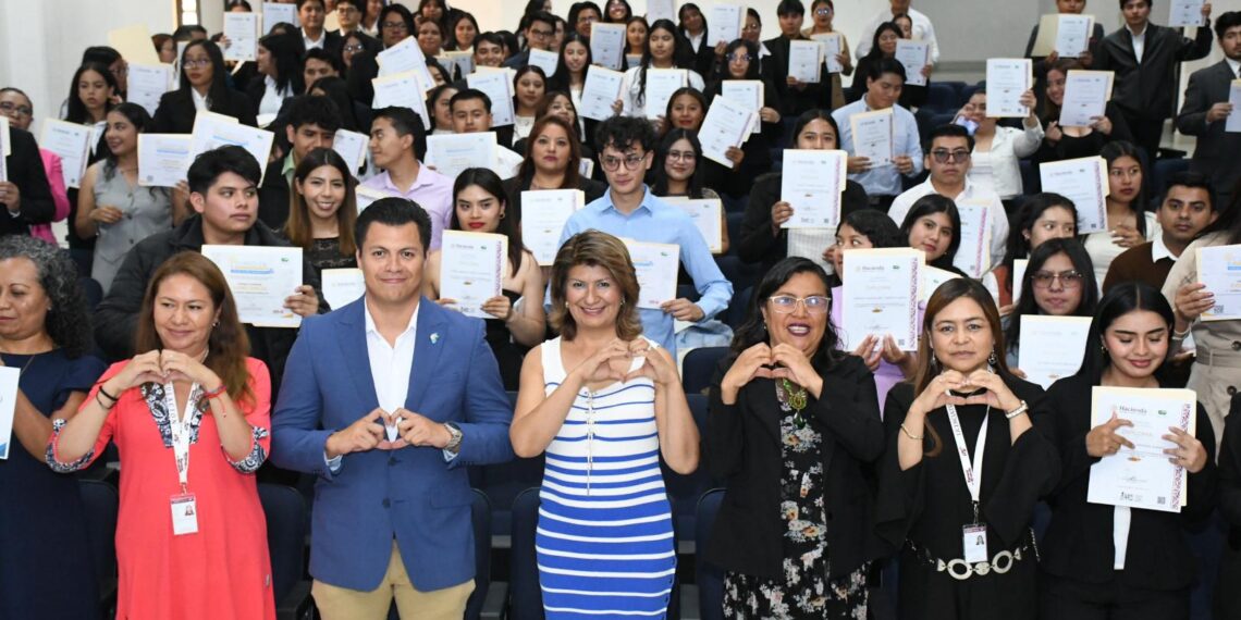 UTH en la Feria del Empleo para las Juventudes 2025