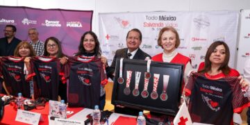 Presentan San Andrés Cholula y Cruz Roja Puebla playera y medalla de la Carrera Nacional ‘Todo México Salvando Vidas 2025’