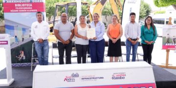 Con nueva biblioteca en San Rafael Comac Lupita Cuautle impulsa la educación