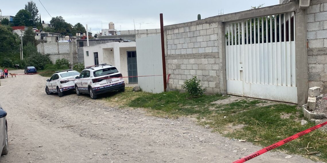 Localizan cuerpo en descomposición dentro de una cisterna