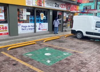Roban tienda oxxo en Naciones Unidas