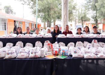 Garantiza Lupita Cuautle útiles escolares para todas y todos los estudiantes de primaria