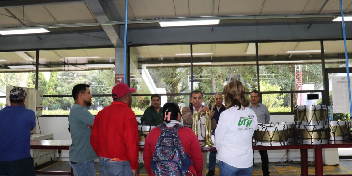 Compromiso social de la UTH beneficia a estudiantes de Telesecundaria de Atexca