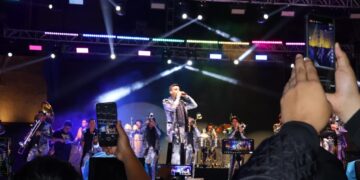 La vibra de Carnaval llega a la 75 Feria de Cholula con banda La Misteriosa