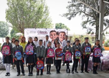 Concluye Omar Muñoz entrega de kits escolares en Cuautlancingo