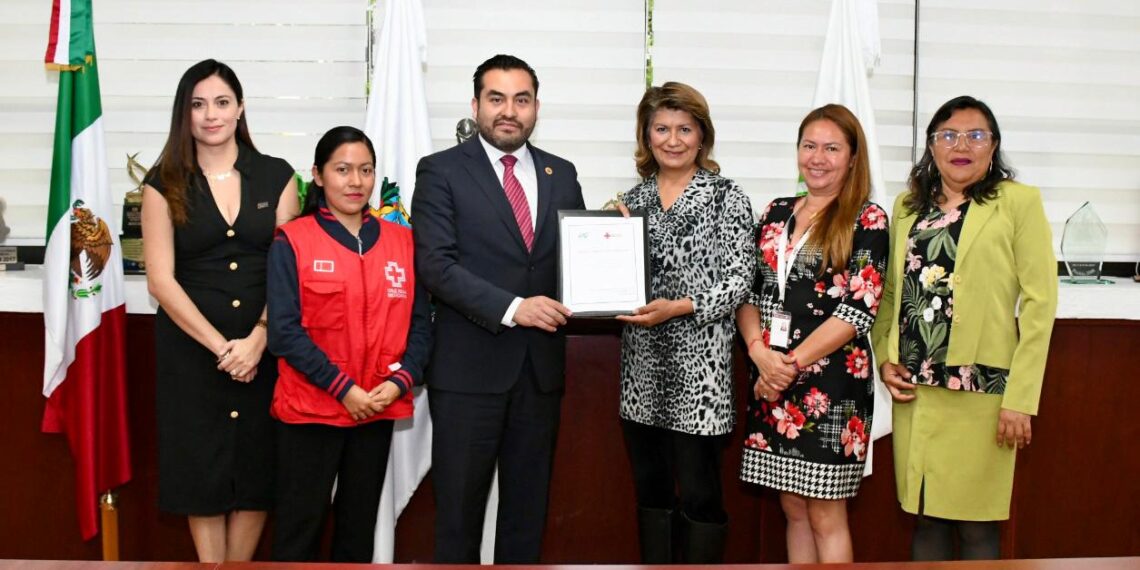 UTH y Cruz Roja suman esfuerzos por la salud de la comunidad