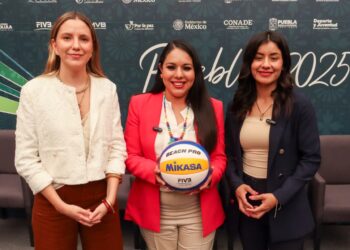 Acompaña Tonantzin Fernández al gobernador Alejandro Armenta en la presentación del Mundial de Voleibol de Playa Sub 21