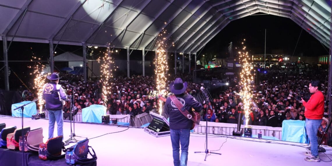 El Poder del Norte de Arturo Buenrostro hace vibrar la Gran Feria de Cholula