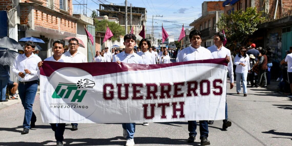 UTH presente en el desfile conmemorativo a la Independencia de MéxicoLa universidad refuerza los valores cívicos que enorgullecen a la patria mexicana, tal como son las políticas del gobernador del estado, Alejandro Armenta.