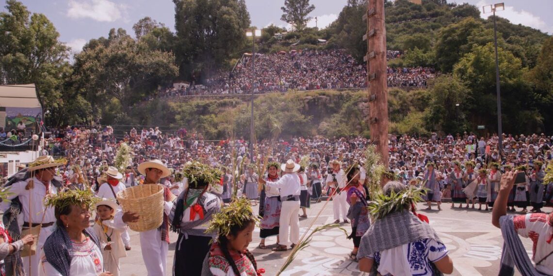Encabeza Lupita Cuautle participación de San Andrés Cholula en el Festival Huey Atlixcáyotl 2025