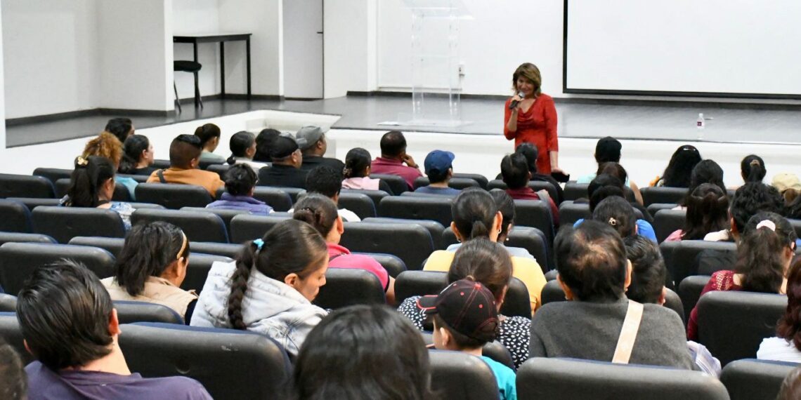 UTH fortalece vinculación y diálogo con madres y padres de familia