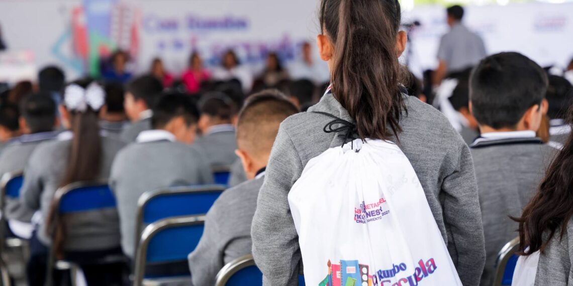 Respalda Lupita Cuautle la educación primaria con útiles escolares gratuitos en regreso a clases