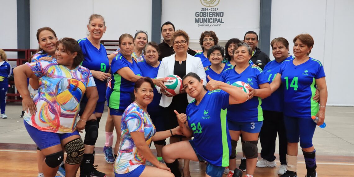 Tere Alfaro premia a ganadores del “Torneo de Cachibol Cuautlancingo 2025”