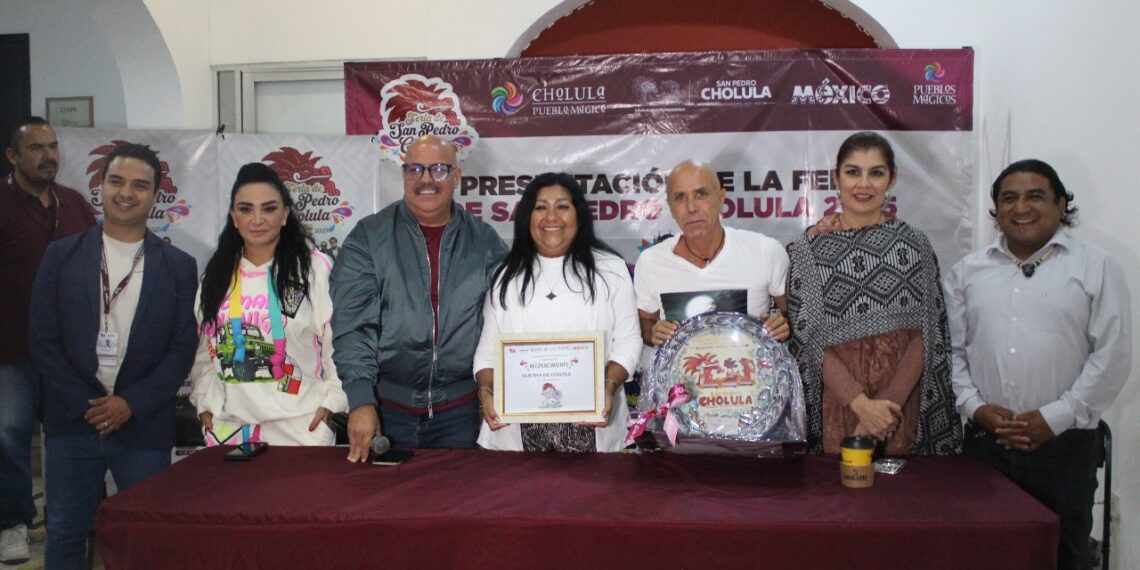 “Guerra de Chistes” llena de humor la Gran Feria de Cholula