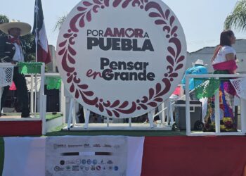 Gobierno de Puebla acompaña a comunidad migrante en festejos patrios en Estados Unidos