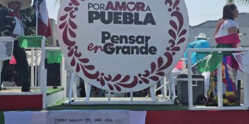 Gobierno de Puebla acompaña a comunidad migrante en festejos patrios en Estados Unidos