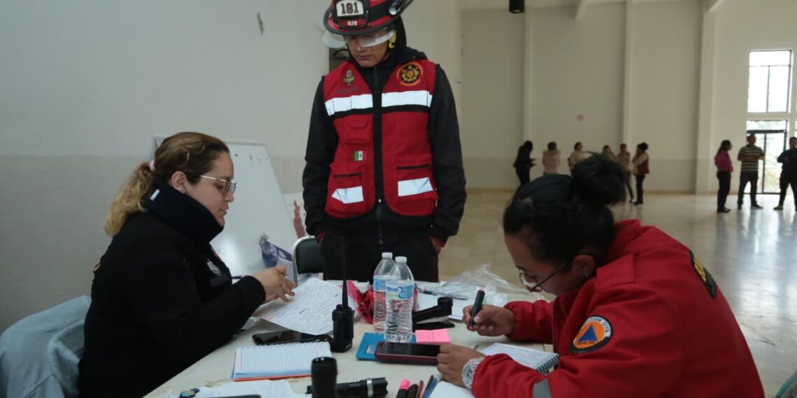 Gobierno de Puebla brinda atención inmediata a familias de Sierra Norte