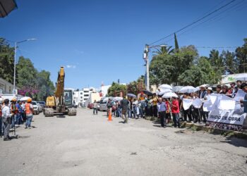 Omar Muñoz continúa dignificando las vialidades de Cuautlancingo