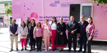 San Andrés Cholula se ilumina de rosa en el Día Internacional de la Lucha contra el Cáncer de Mama