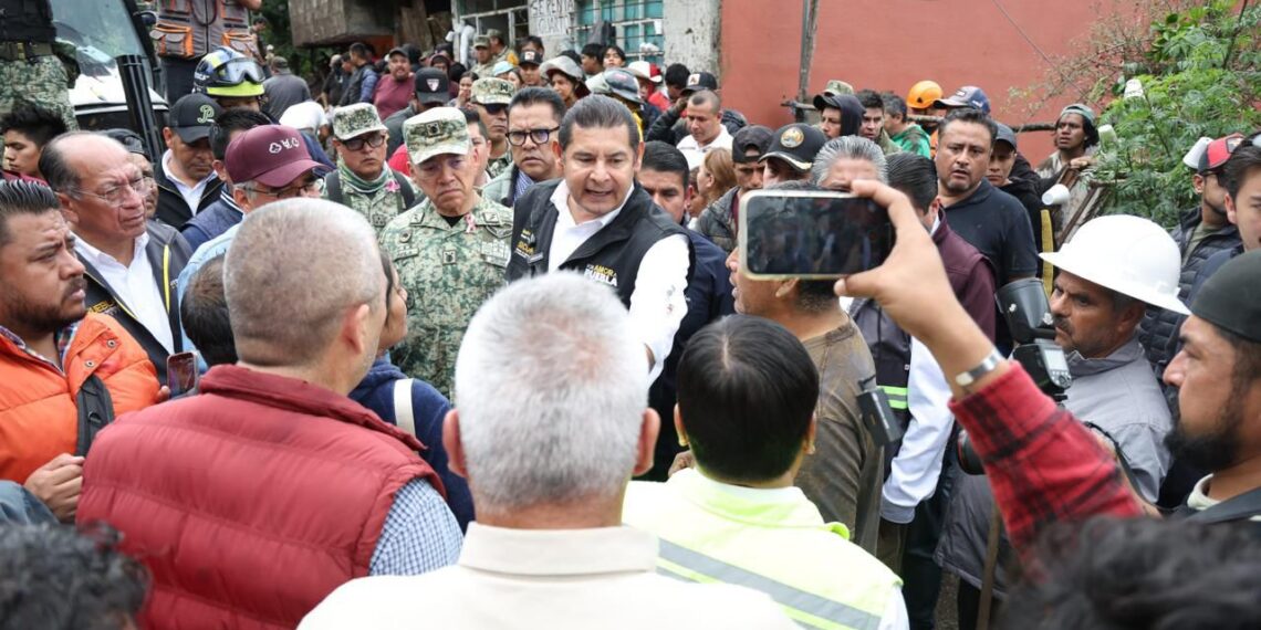 Gobernador Armenta responde de manera inmediata en zonas afectadas por lluvias y supervisa entrega de apoyos
