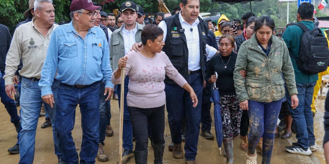 Gobierno de Puebla, en coordinación con Defensa, Marina y Guardia Nacional mantiene apoyo a afectados en la Sierra Norte