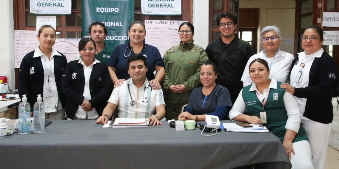 Con brigadas de salud, gobierno estatal refuerza control sanitario en la Sierra Norte