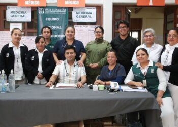 Con brigadas de salud, gobierno estatal refuerza control sanitario en la Sierra Norte
