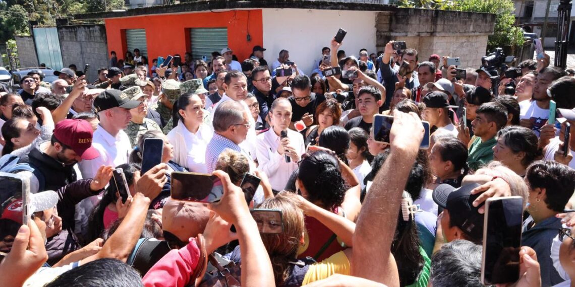 Cobija y atiende la Presidenta Sheinbaum a damnificados en Huauchinango: No vamos a dejar desamparado a nadie