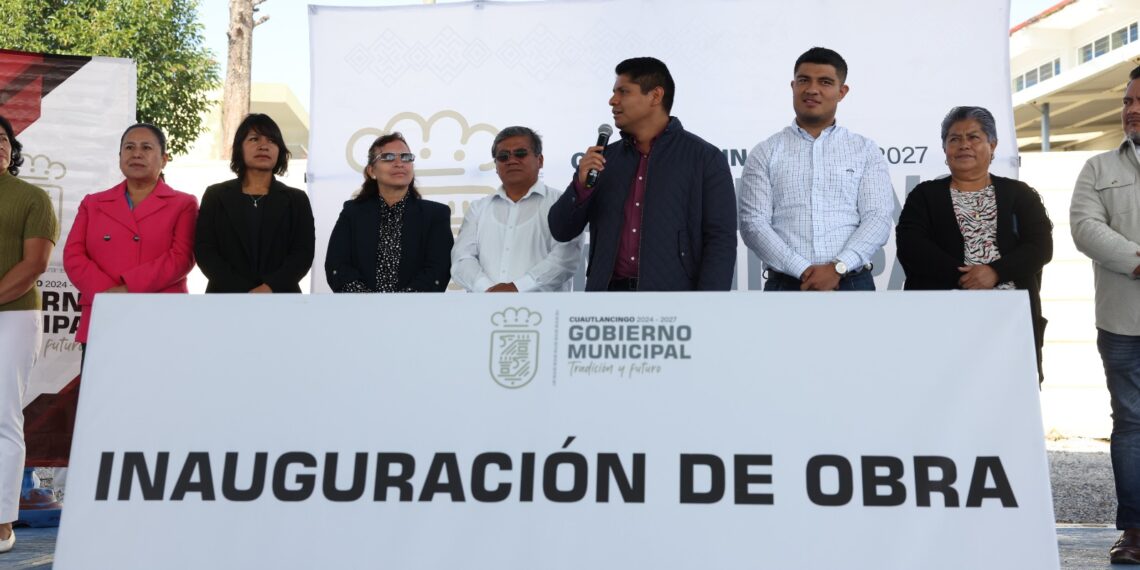 Entrega Omar Muñoz arco techo en Bachillerato General “5 de Mayo”