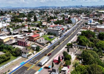 Impulsa Lupita Cuautle la rehabilitación vial en San Francisco Acatepec