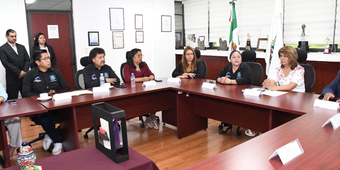 Firman UTH y Cadena de Milagros convenio de colaboración para beneficio social