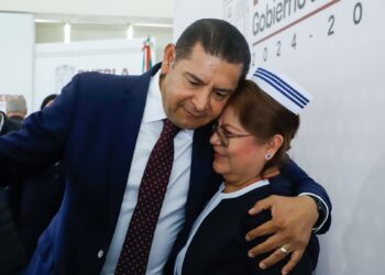 Protege gobierno estatal a familias poblanas con Campaña de Vacunación Invernal