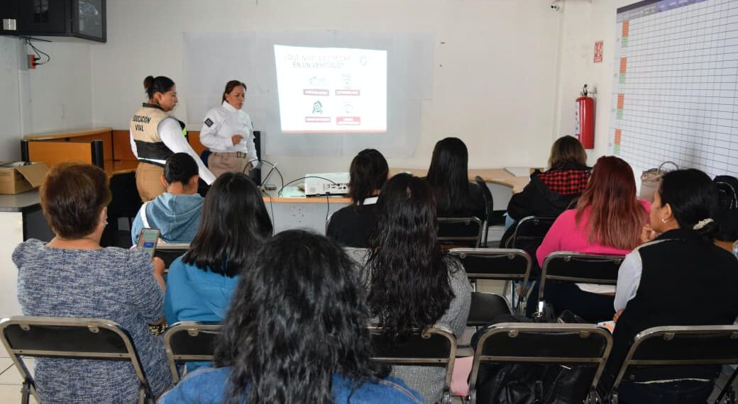 Gobierno de San Pedro Cholula realiza cursos de manejo para mujeres