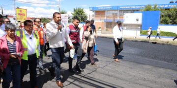 Supervisa gobernador Armenta pavimentación en Camino Real a Cholula y Zavaleta