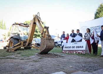 Omar Muñoz inaugura arco techo del bachillerato “Forjadores de Puebla”