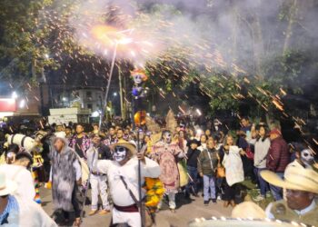 El Desfile de Animeros llenó de magia y color a San Pedro Cholula