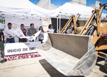 Omar Muñoz arranca obra de pavimentación en Sanctorum