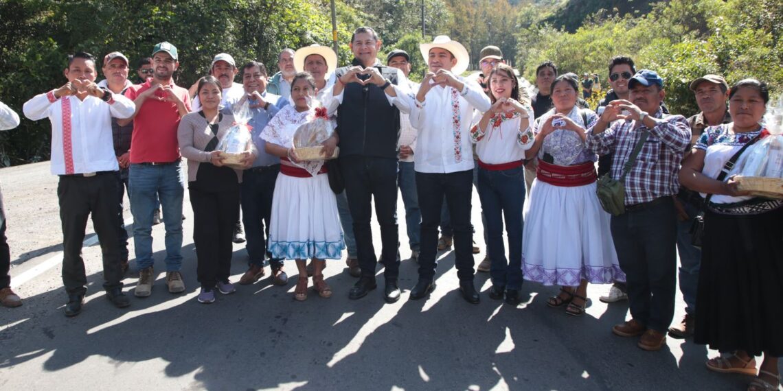 Tras años de olvido, se conectan Sierra Norte y Nororiental con rehabilitación carretera y desarrollo incluyente