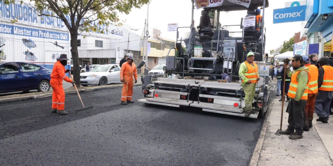 Reconstruye gobierno estatal 37 vialidades prioritarias en Puebla capital